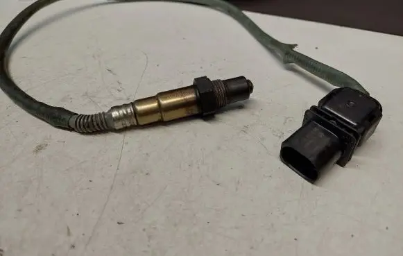 Mercedes-Benz E W212 Lambda probe sensor 0281004133