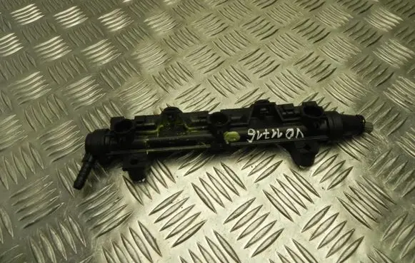 Volkswagen Polo V 6R Fuel distributor 03E133320A VD11716