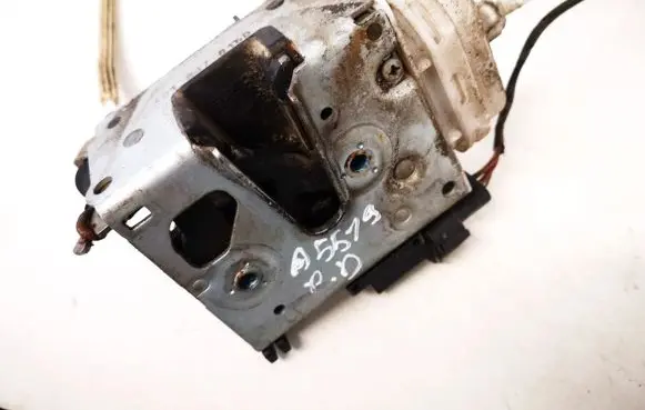 Audi A4 S4 B5 8D Front door lock 4d1837015d