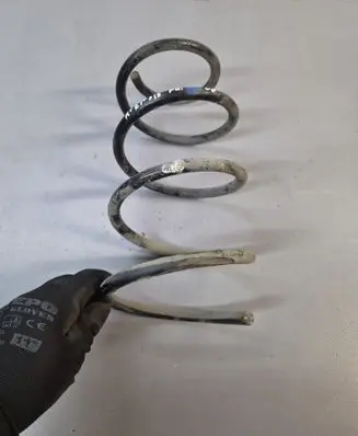 Toyota Avensis T250 Front coil spring 
