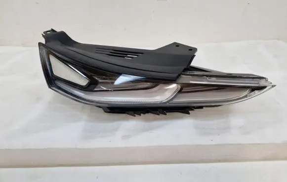 Hyundai Santa Fe Headlight/headlamp