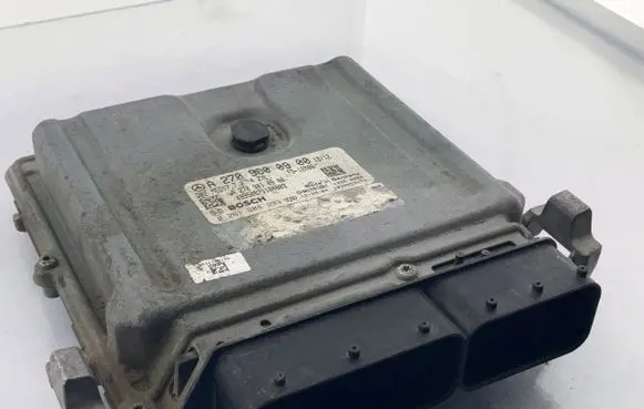Mercedes-Benz B W246 W242 Engine control unit/module A2709000900 0261S08233 A2709010900