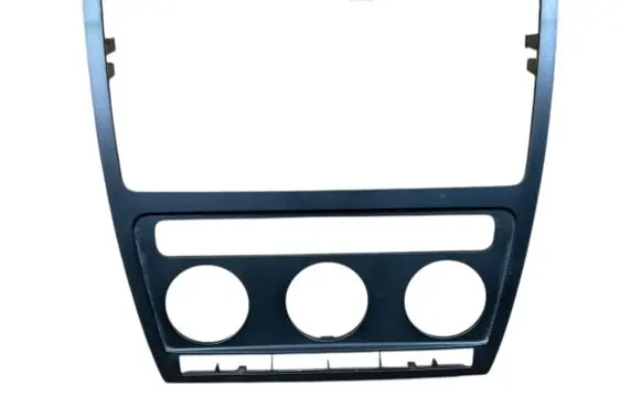 Skoda Octavia Mk2 (1Z) Radio/GPS head unit trim 1Z0858069