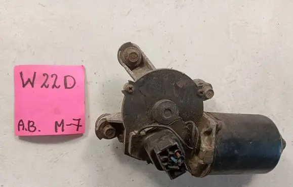 Toyota Corolla E110 Front wiper linkage and motor 12121123
