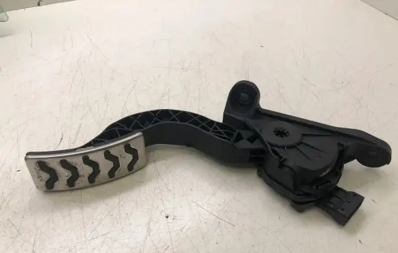 Hyundai i20 (BC3 BI3) Accelerator throttle pedal 32700XXXXX
