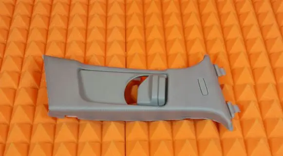 Mercedes-Benz C W204 (B) pillar trim (top)