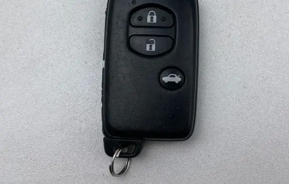 Toyota Avensis T270 Ignition key/card 