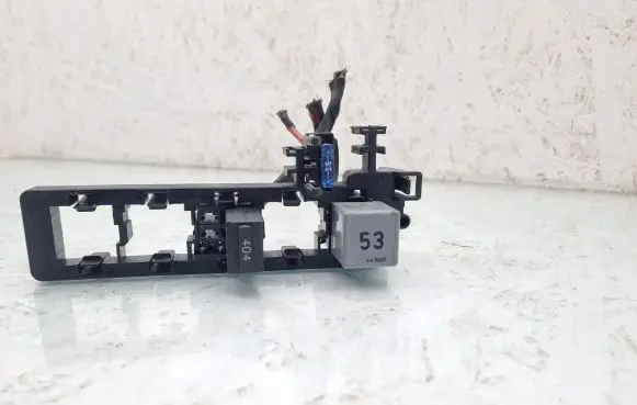 Volkswagen PASSAT B6 Fuse module 1K1937503