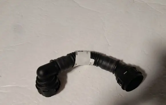 BMW 7 G11 G12 Breather hose/pipe 8598287