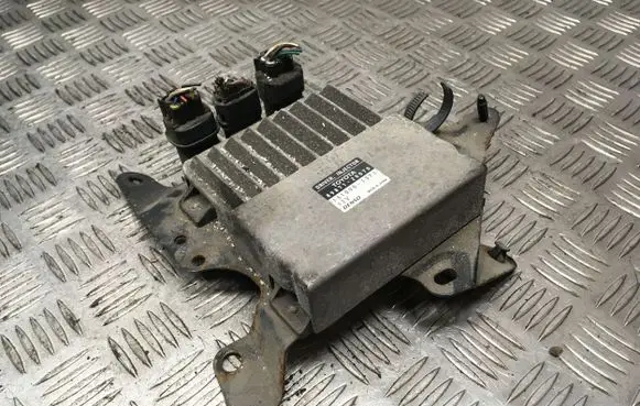 Lexus IS 220D-250-350 Fuel injection control unit/module 8987120070 1310001371
