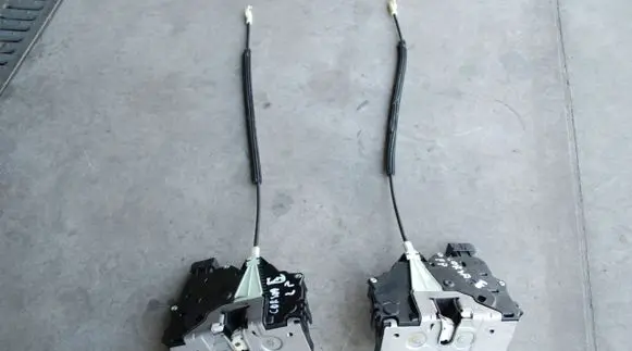 Opel Corsa E Central locking motor 