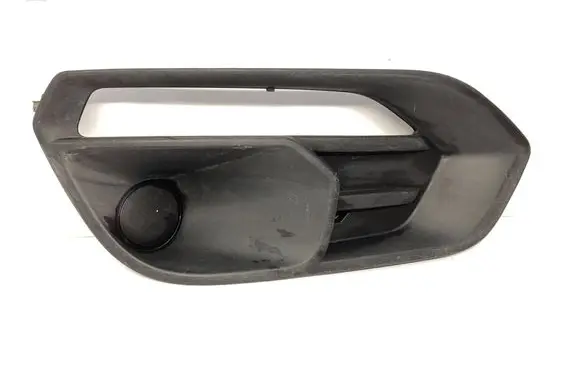 Iveco Daily 6th gen Front bumper lower grill 105802356345