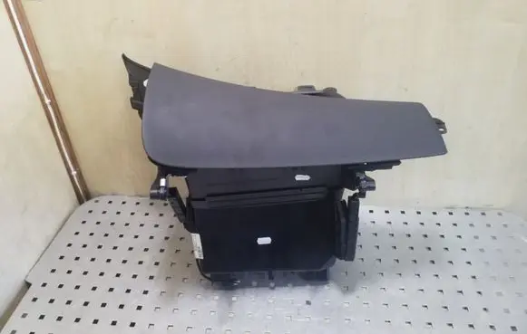 Opel Zafira C Glove box 13293535