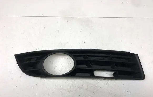 Volkswagen PASSAT B6 Front fog light trim/grill