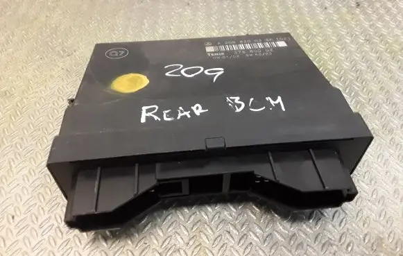 Mercedes-Benz CLK A209 C209 Central body control module 2098200326 A2098200326