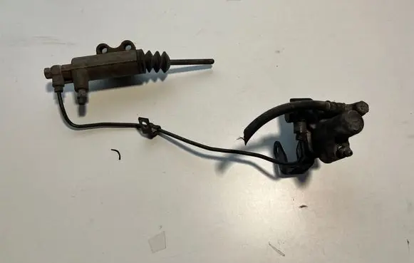 Clutch slave cylinder