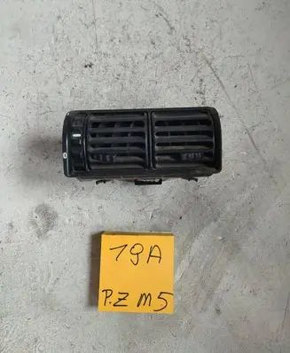 BMW 5 E34 Dashboard side air vent grill/cover trim 29847298