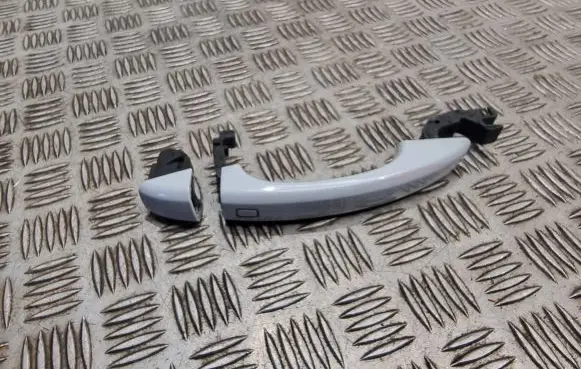 Audi A1 Front door exterior handle 8t0837167