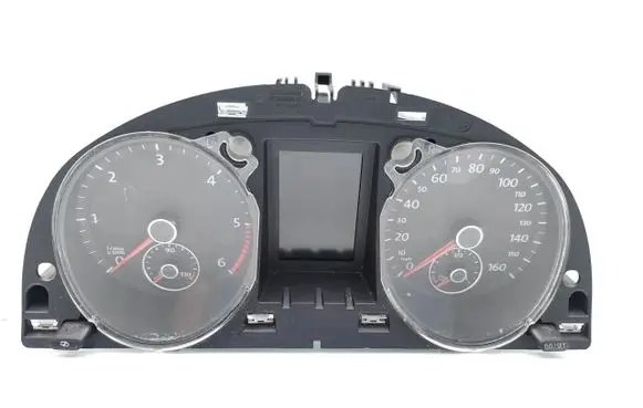 Volkswagen Passat Alltrack Speedometer (instrument cluster) 3AA920970A