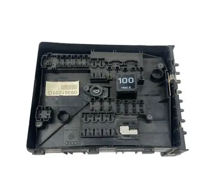 Volkswagen Golf V Fuse module 1K0937125A