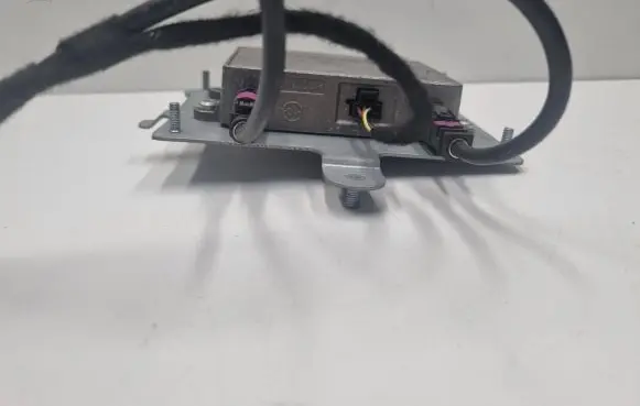 Mercedes-Benz E W211 Antenna control unit 2118200885 A2118200885