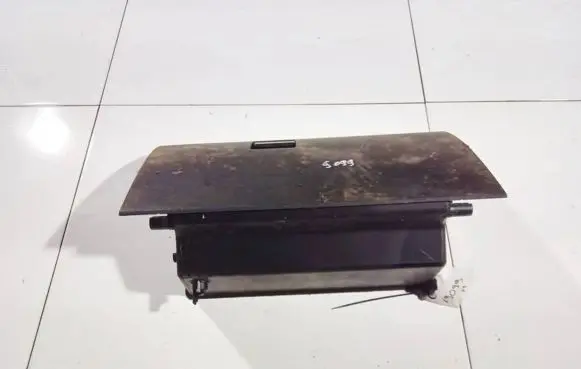 Ford Mondeo Mk III Glove box 4s71a06044