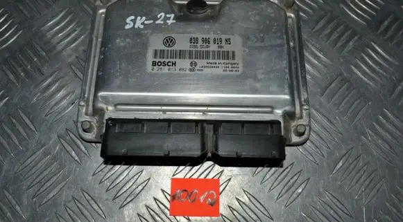 Skoda Fabia Mk2 (5J) Engine control unit/module 0281013082