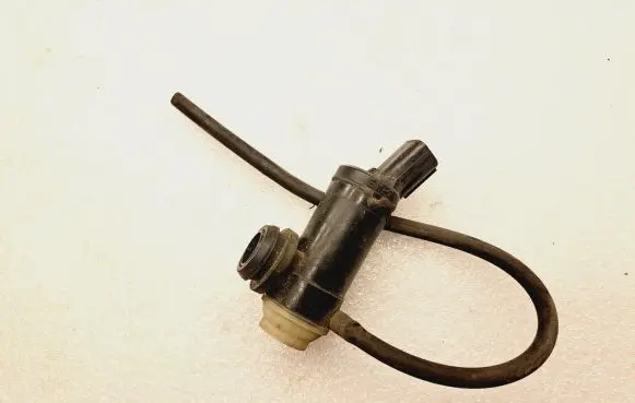 Subaru Outback Headlight washer pump 101274