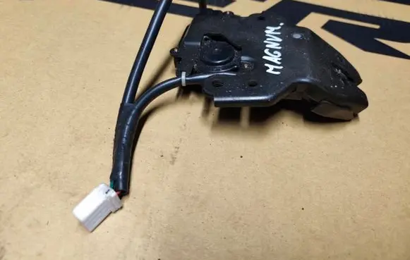Dodge Magnum Tailgate/trunk/boot lock/catch/latch