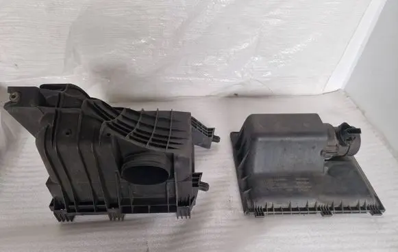 Volkswagen II LT Air filter box 2D0129620B 2D0129601E 2D0129607E