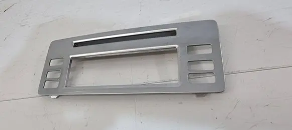 Radio/GPS head unit trim