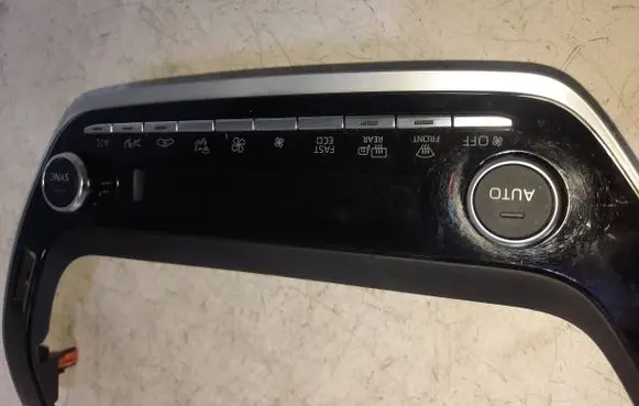 Toyota Corolla Cross Climate control unit 5590016530 6832A29