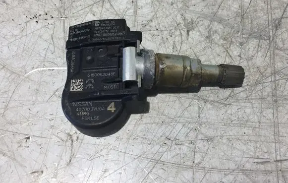 Nissan Qashqai Tire pressure sensor 407003VU0A S180052048E