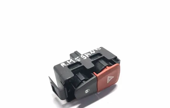 Renault Megane III Hazard light switch 8200214896 K1136