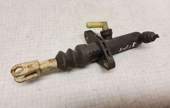 Mitsubishi Space Star Clutch master cylinder 30611705