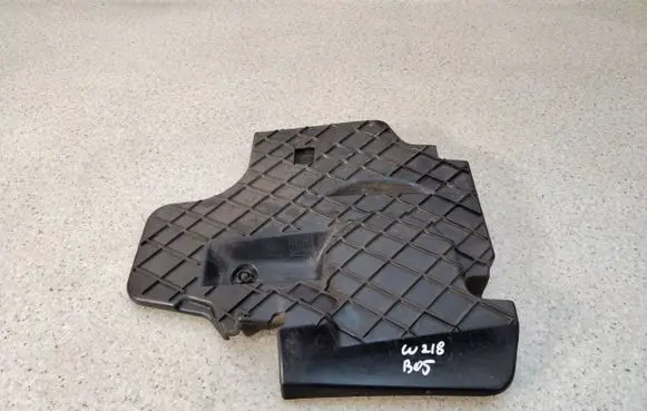 Mercedes-Benz CLS C218 X218 Timing belt guard (cover) A6510100175