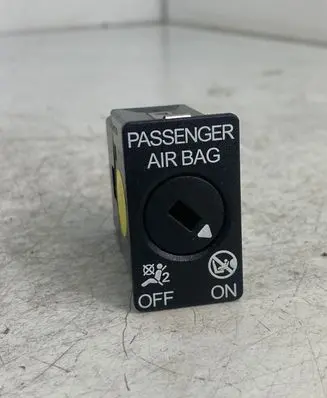 Passenger airbag on/off switch