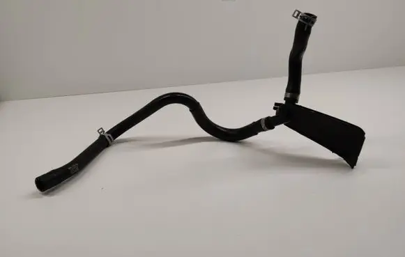 Engine coolant pipe/hose