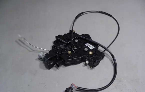 Volkswagen Transporter - Caravelle T5 Sliding door lock 7E0843654CC