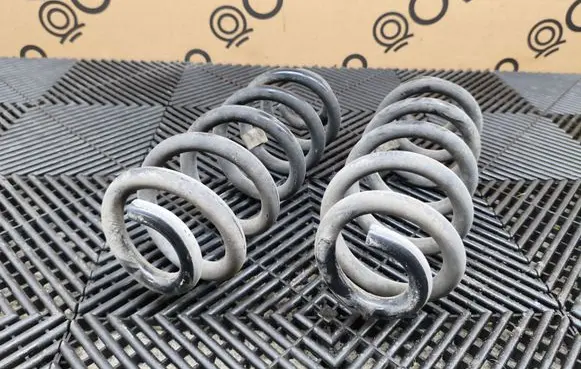 Audi Q7 4M Rear coil spring 4M0511115