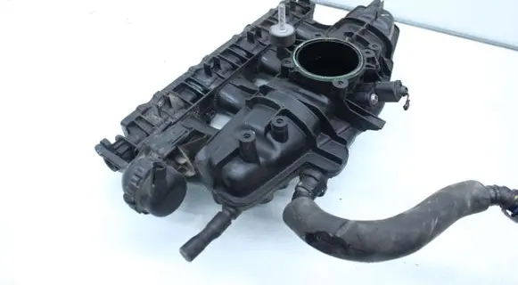 Volkswagen PASSAT CC Intake manifold 06133185