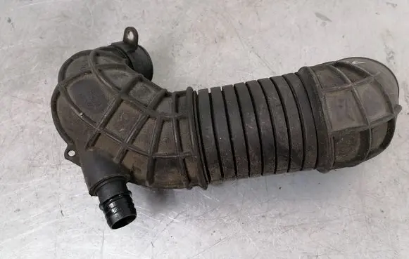 Air intake hose/pipe