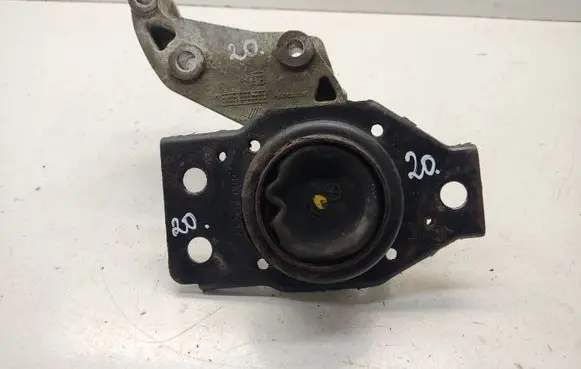 Nissan Qashqai Engine mount bracket DD130707 F6036100