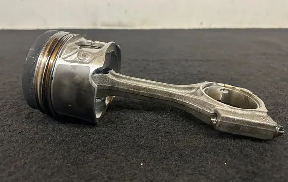Mini Clubman F54 Piston with connecting rod B47C20A