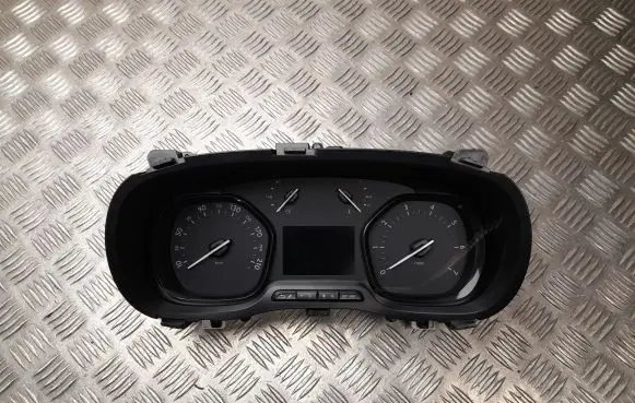 Opel Vivaro Speedometer (instrument cluster) 9837473080