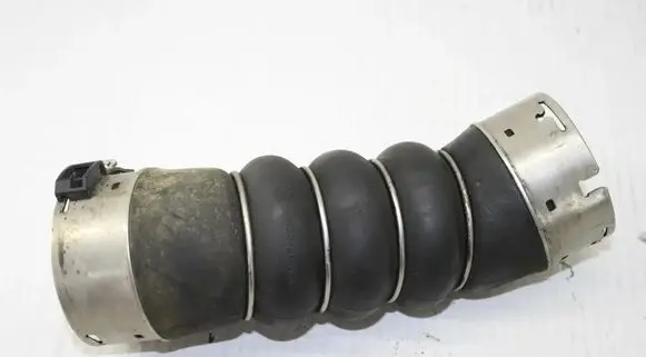 BMW 7 G11 G12 Intercooler hose/pipe 8571024
