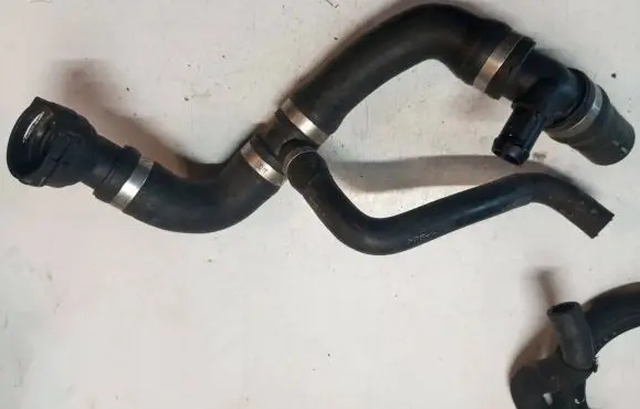 Volvo V70 Engine coolant pipe/hose 207534