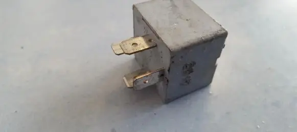Volkswagen Golf IV Other relay 141951253B
