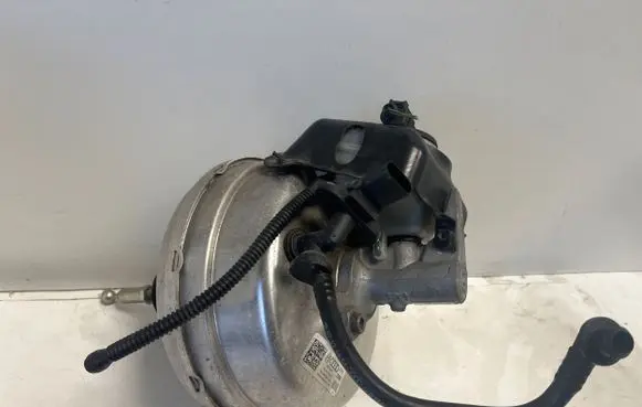 Audi A6 S6 C7 4G Brake booster 4G2612103G