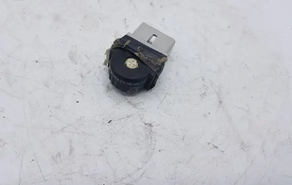 Toyota Land Cruiser (HDJ90) Headlight level height control switch 134056 1101M9D